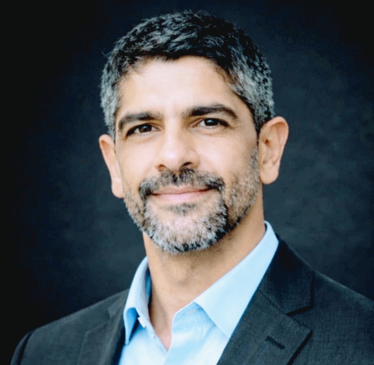 Portrait of Klaus Behnam Shad